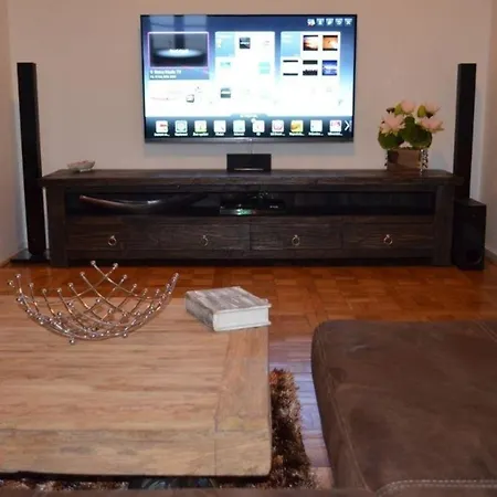 Mit Waschmaschine Und Geschirrspueler * 布拉格